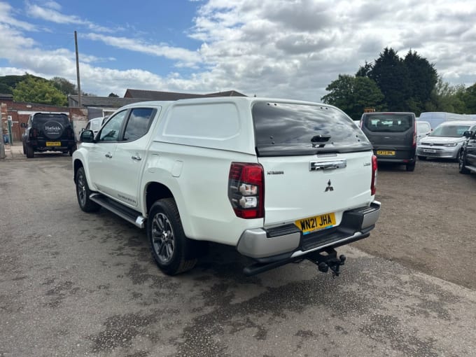 2025 Mitsubishi L200