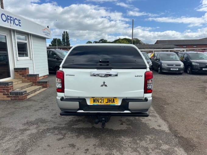 2025 Mitsubishi L200