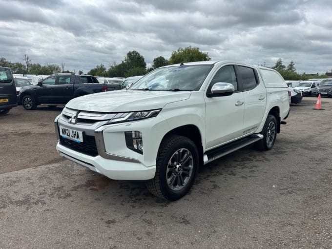 2025 Mitsubishi L200