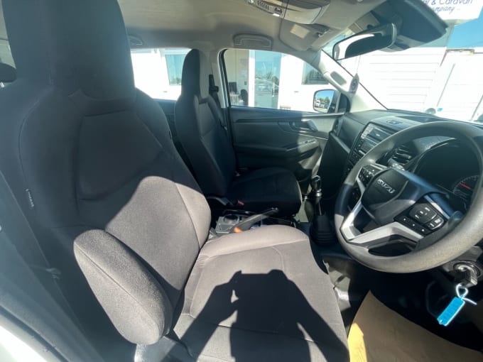 2025 Isuzu D-max