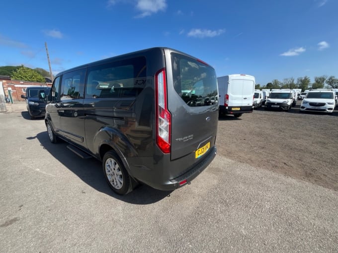 2025 Ford Tourneo Custom