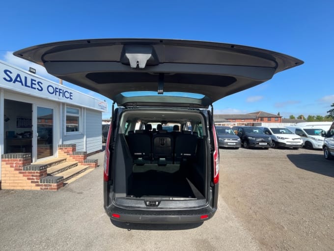2025 Ford Tourneo Custom