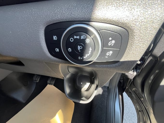 2025 Ford Tourneo Custom
