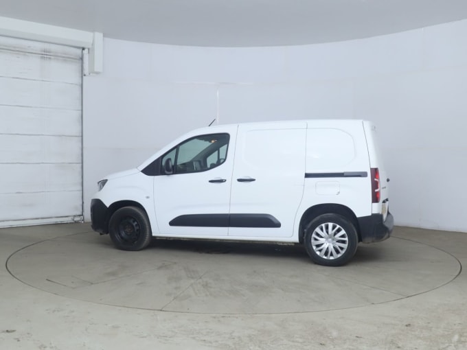 2025 Peugeot Partner