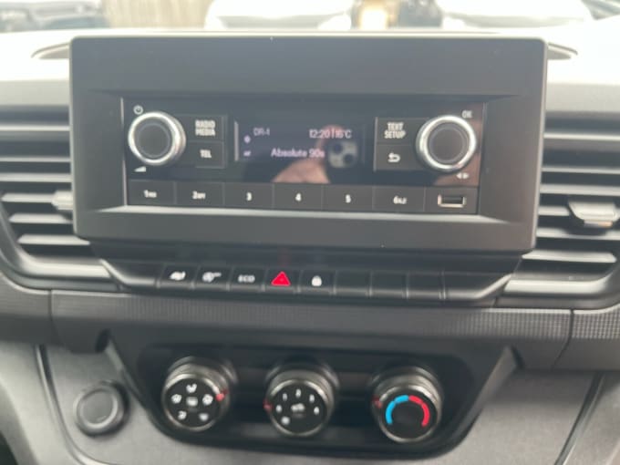 2025 Renault Trafic