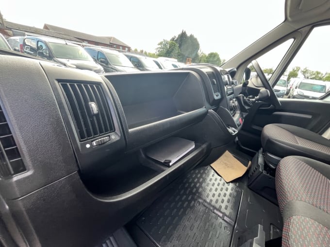 2025 Vauxhall Movano