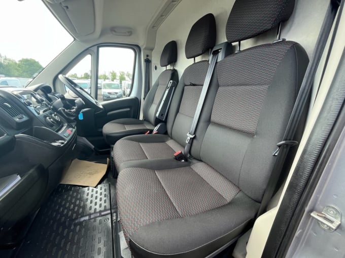 2025 Vauxhall Movano