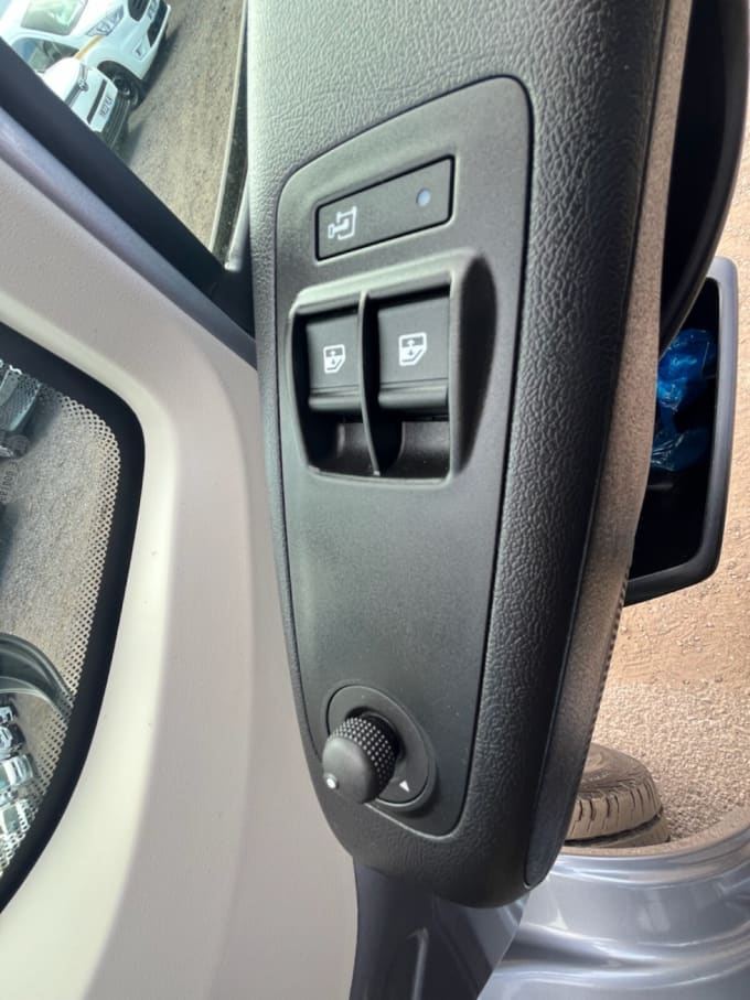 2025 Vauxhall Movano