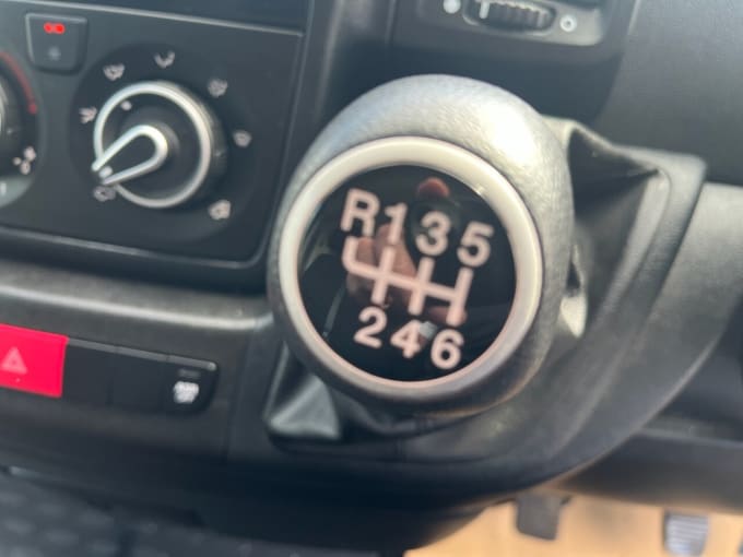 2025 Vauxhall Movano
