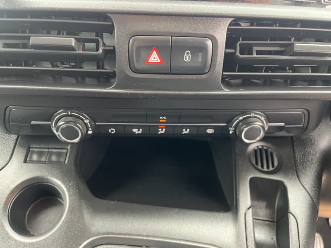 2025 Toyota Proace City