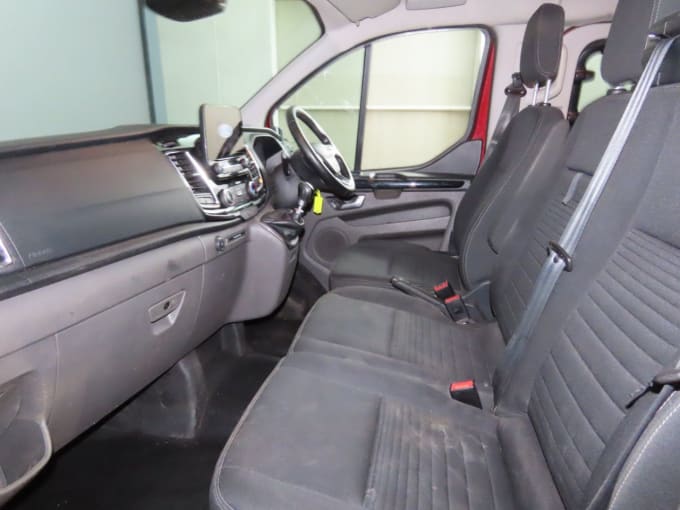 2025 Ford Transit Custom