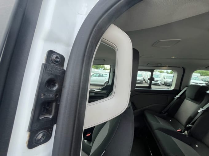 2025 Ford Tourneo Custom