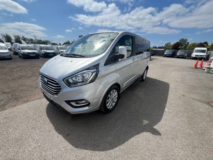 2025 Ford Tourneo Custom