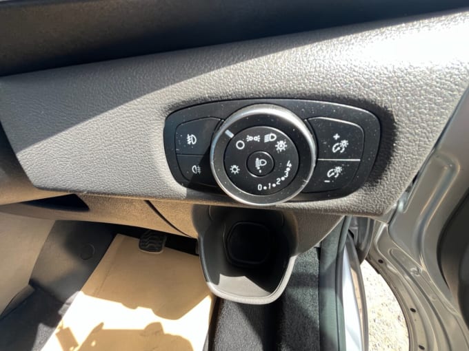2025 Ford Tourneo Custom