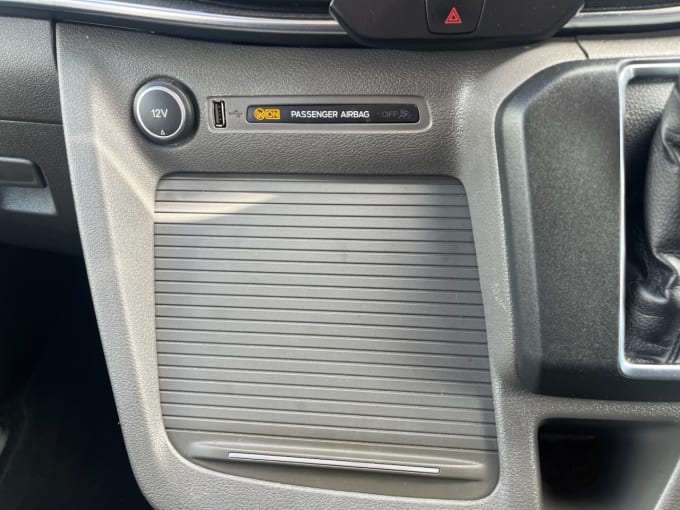 2025 Ford Tourneo Custom