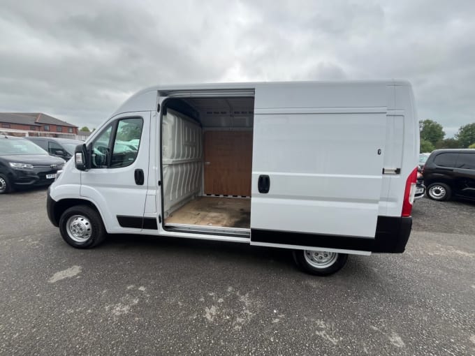 2025 Vauxhall Movano