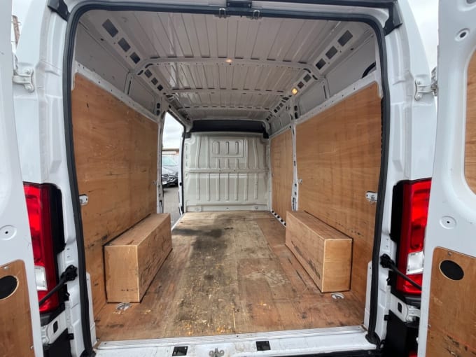 2025 Vauxhall Movano