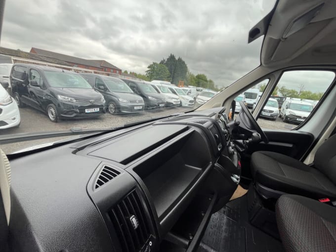 2025 Vauxhall Movano