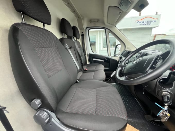 2025 Vauxhall Movano