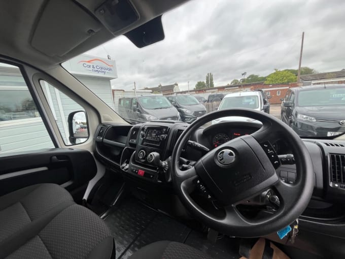 2025 Vauxhall Movano
