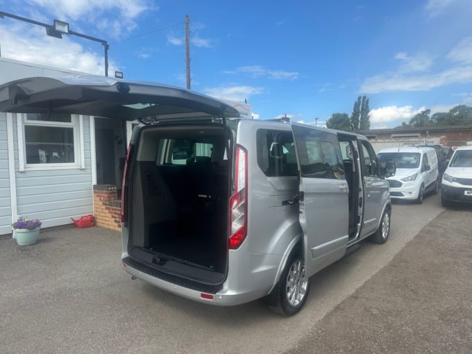2025 Ford Tourneo Custom