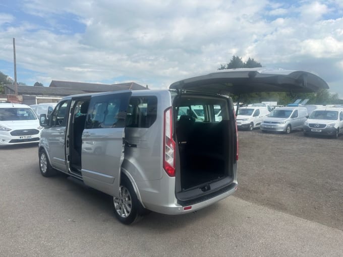 2025 Ford Tourneo Custom