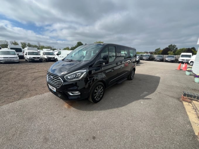 2025 Ford Tourneo Custom