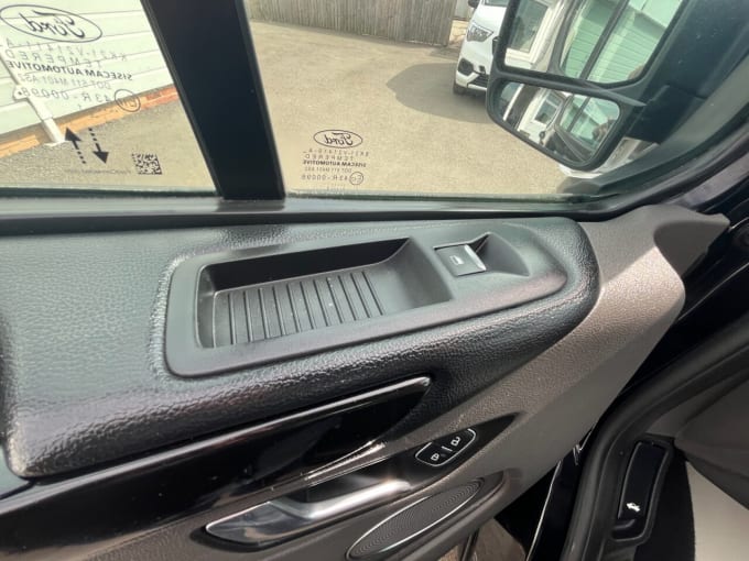 2025 Ford Tourneo Custom