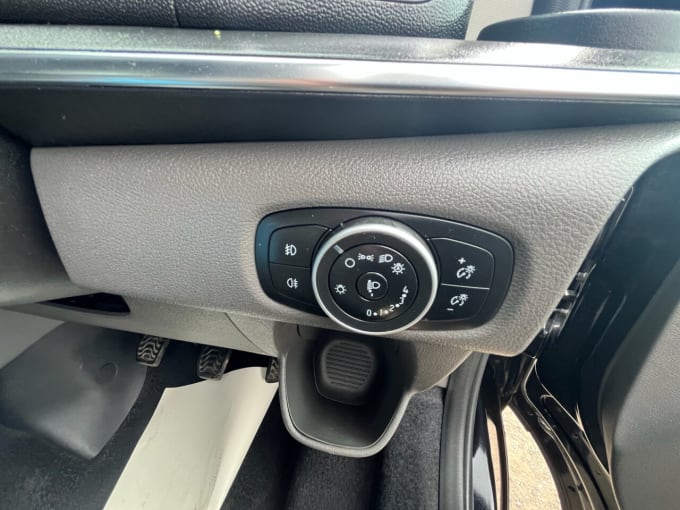 2025 Ford Tourneo Custom