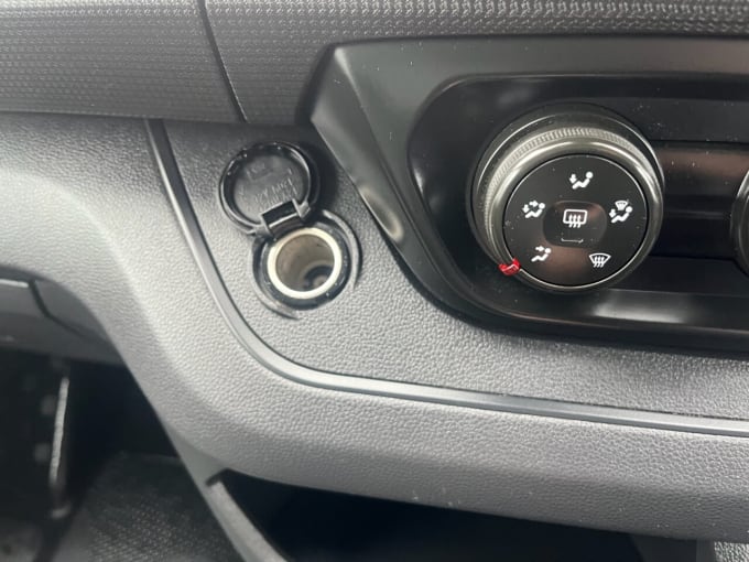 2025 Renault Trafic