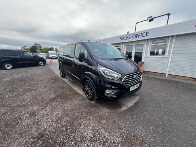 2025 Ford Tourneo Custom