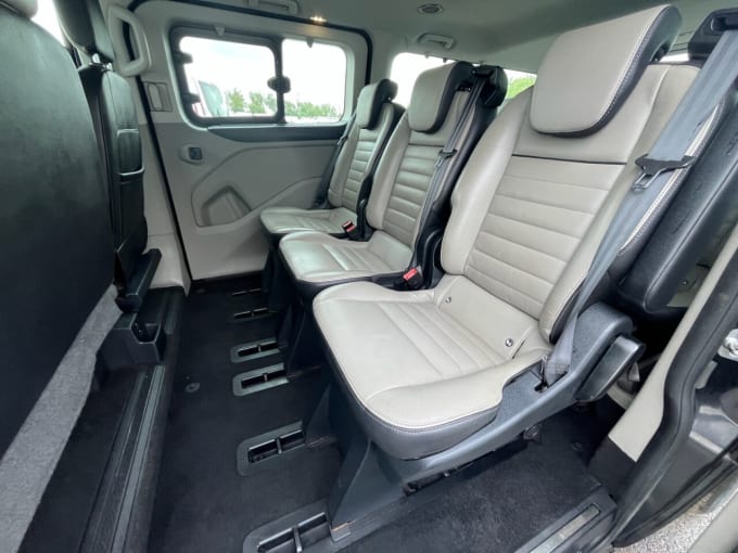 2025 Ford Tourneo Custom