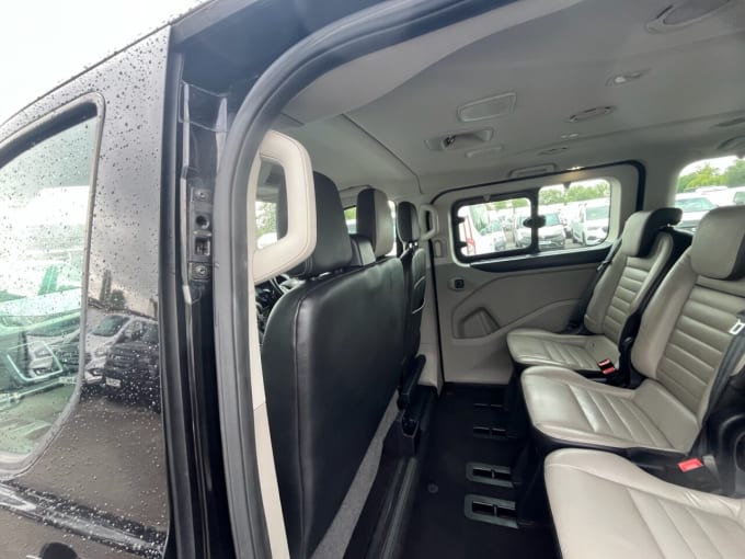 2025 Ford Tourneo Custom