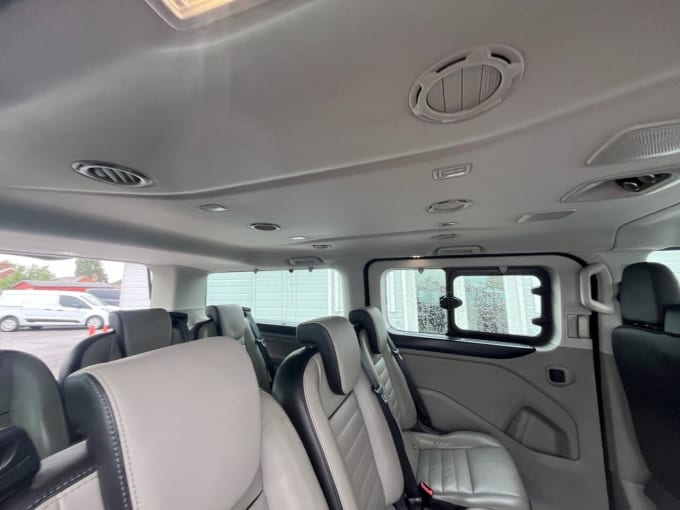 2025 Ford Tourneo Custom