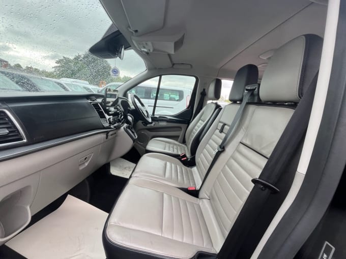 2025 Ford Tourneo Custom