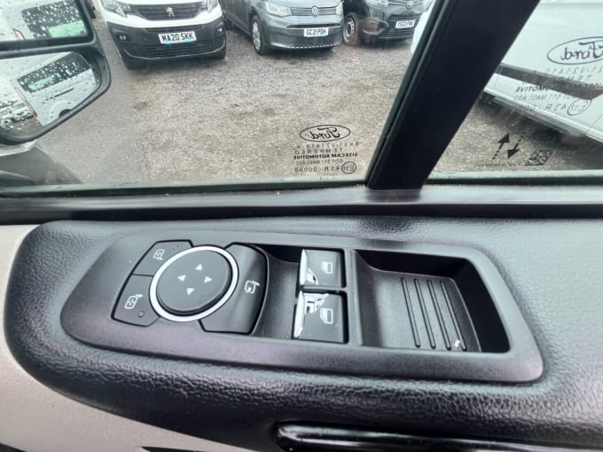 2025 Ford Tourneo Custom