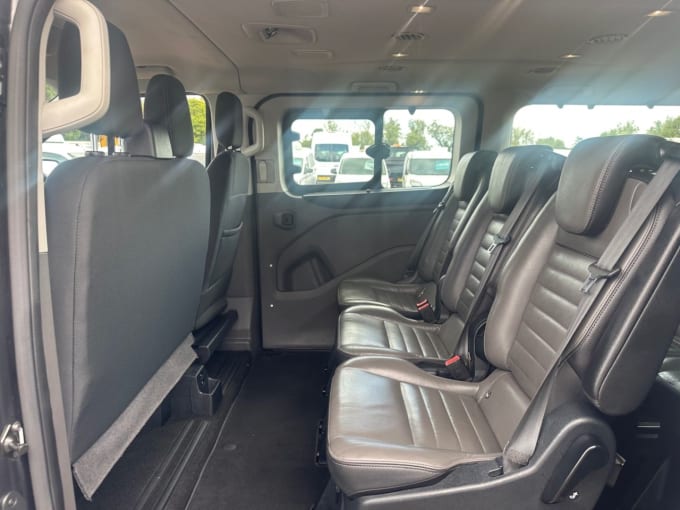2025 Ford Tourneo Custom