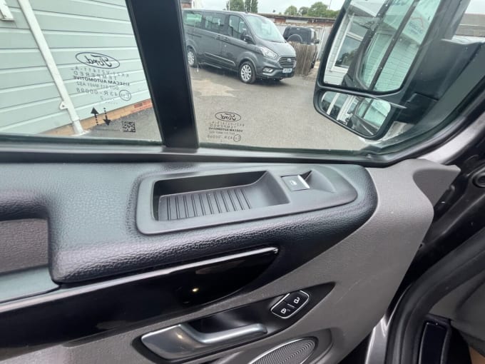 2025 Ford Tourneo Custom