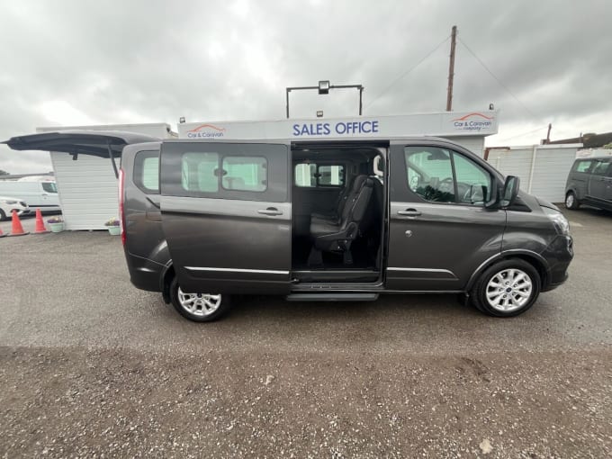 2025 Ford Tourneo Custom