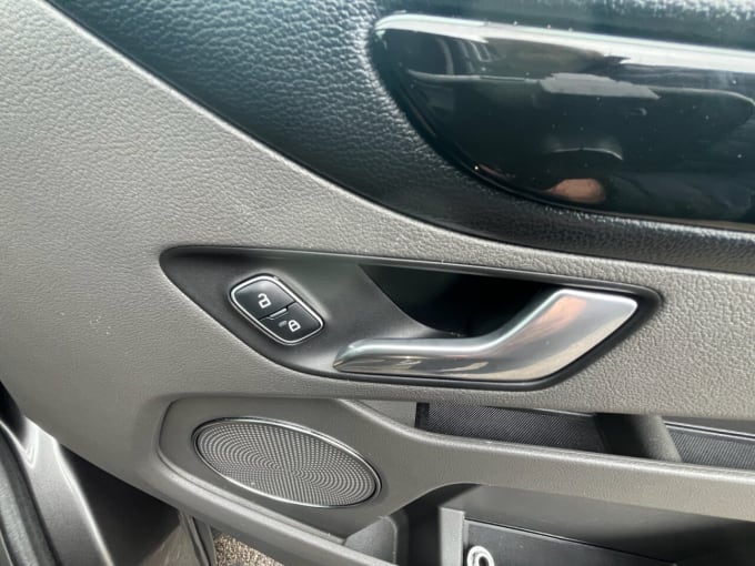 2025 Ford Tourneo Custom