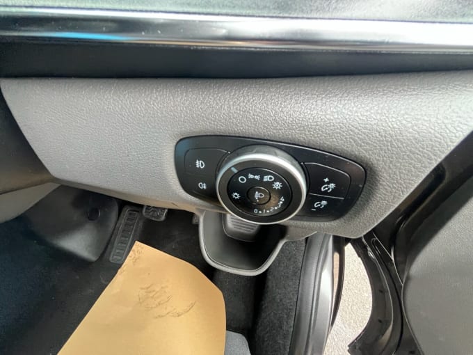 2025 Ford Tourneo Custom
