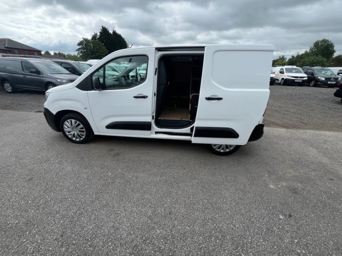 2025 Peugeot Partner