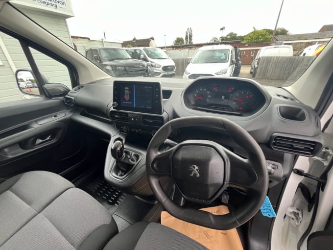 2025 Peugeot Partner