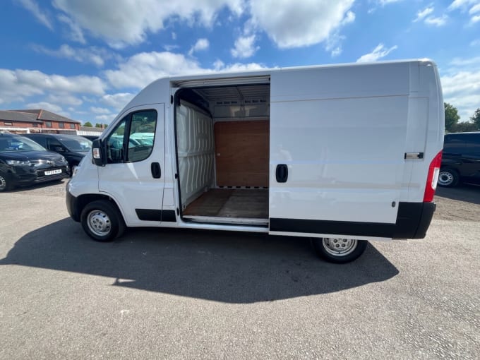 2025 Vauxhall Movano