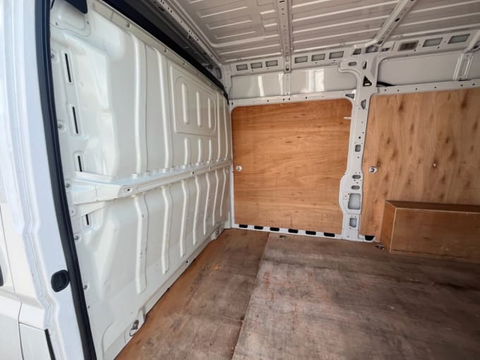 2025 Vauxhall Movano