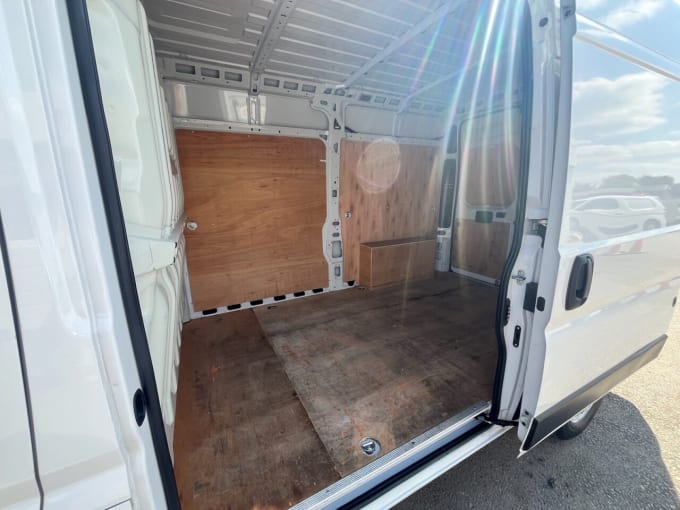 2025 Vauxhall Movano