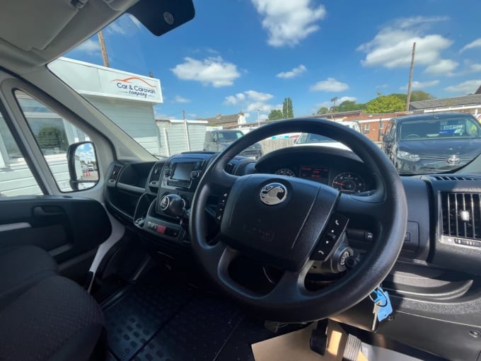 2025 Vauxhall Movano