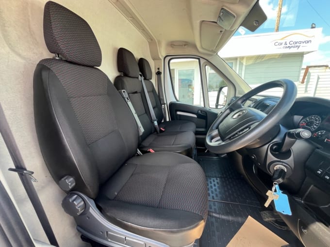 2025 Vauxhall Movano