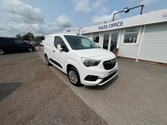 2025 Vauxhall Combo