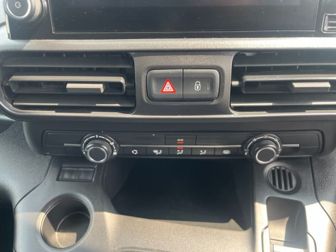 2025 Vauxhall Combo